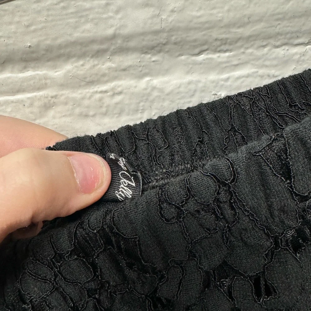 Blooming Jelly Black Lace Off The Shoulder Top - Picture 4 of 4